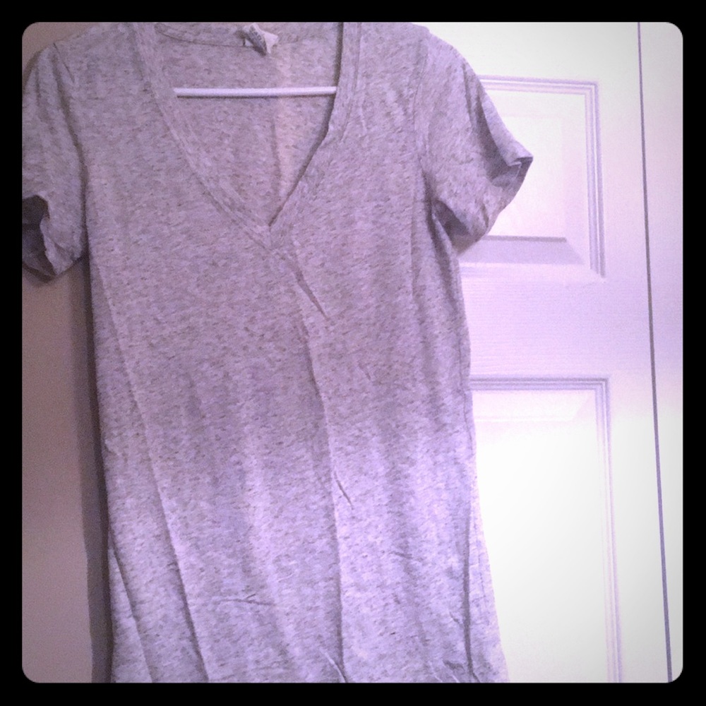 V-neck T-shirt